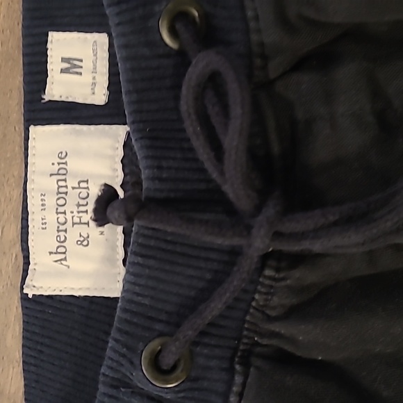 3 for $30 -Abercrombie M black cargo pants - Picture 2 of 3